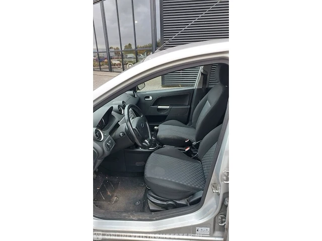 Personenauto ford, fiesta 1.3 diesel, bouwjaar 2005 - afbeelding 18 van  36