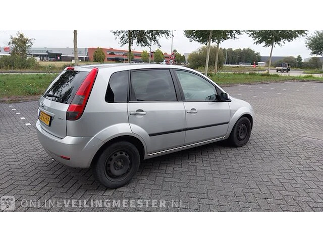 Personenauto ford, fiesta 1.3 diesel, bouwjaar 2005 - afbeelding 33 van  36
