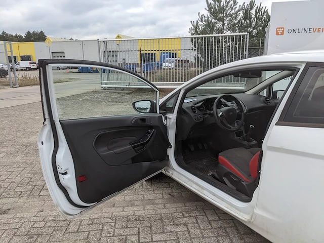 Personenauto ford, fiesta 1.5tdci, wit, bouwjaar 2013 - afbeelding 2 van  52