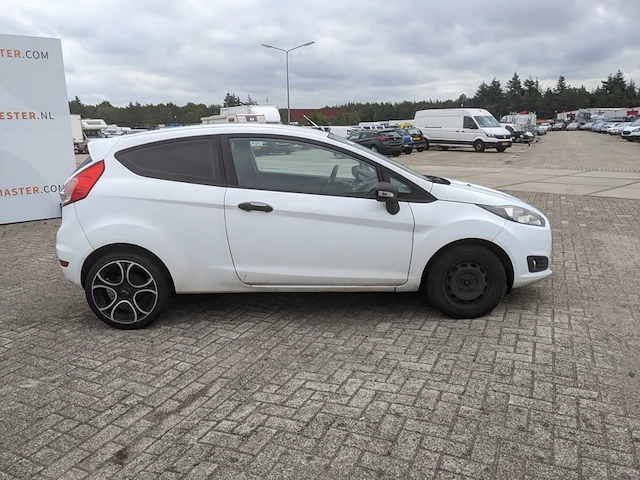 Personenauto ford, fiesta 1.5tdci, wit, bouwjaar 2013 - afbeelding 45 van  52