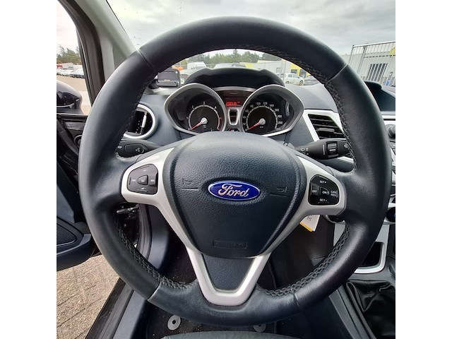 Personenauto ford, fiesta 1.6 tdci, zwart, bouwjaar 2012 - afbeelding 5 van  52