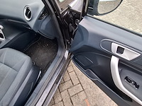 Personenauto ford, fiesta 1.6 tdci, zwart, bouwjaar 2012 - afbeelding 24 van  52