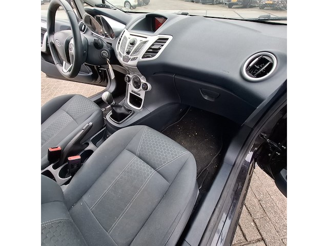 Personenauto ford, fiesta 1.6 tdci, zwart, bouwjaar 2012 - afbeelding 25 van  52