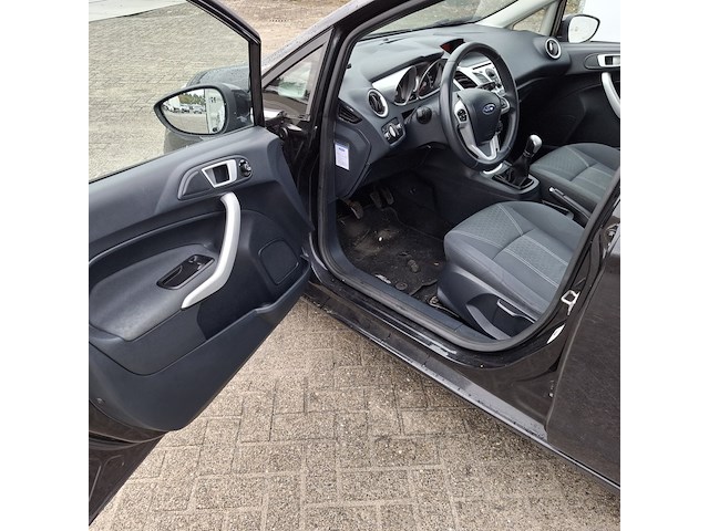 Personenauto ford, fiesta 1.6 tdci, zwart, bouwjaar 2012 - afbeelding 51 van  52