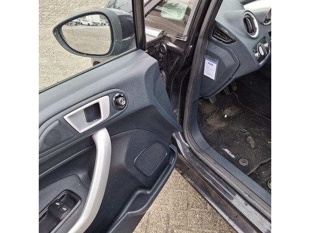 Personenauto ford, fiesta 1.6 tdci, zwart, bouwjaar 2012 - afbeelding 52 van  52