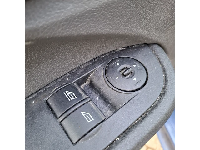 Personenauto ford, focus c-max 1.6-16v futura, bouwjaar 2005 - afbeelding 15 van  30