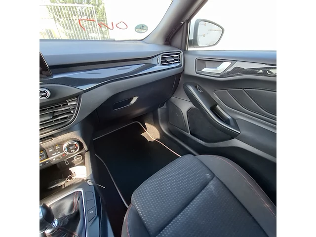Personenauto ford, focus wagon 1.0 ecoboost st line business, bouwjaar 2019 - afbeelding 9 van  32
