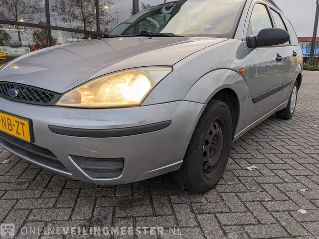 Personenauto ford, focus wagon 1.4-16v centennial, grijs, bouwjaar 23-07-2003 - afbeelding 2 van  33