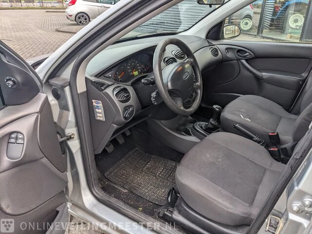 Personenauto ford, focus wagon 1.4-16v centennial, grijs, bouwjaar 23-07-2003 - afbeelding 11 van  33