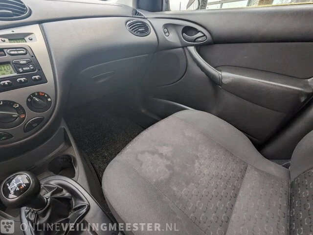 Personenauto ford, focus wagon 1.4-16v centennial, grijs, bouwjaar 23-07-2003 - afbeelding 17 van  33