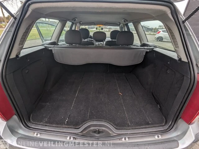 Personenauto ford, focus wagon 1.4-16v centennial, grijs, bouwjaar 23-07-2003 - afbeelding 22 van  33