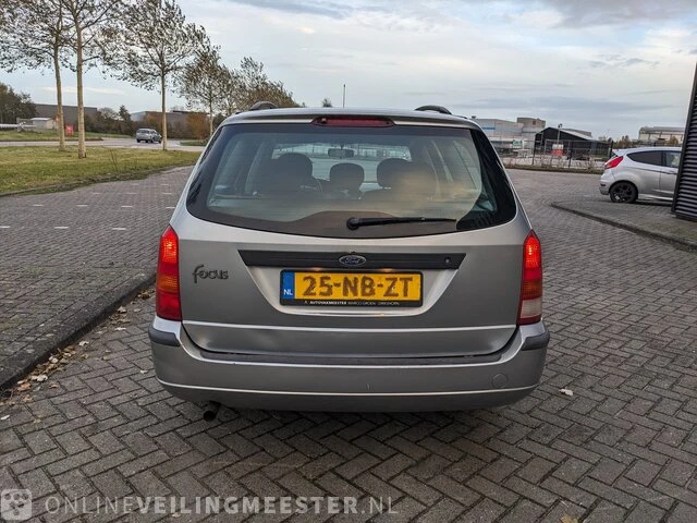 Personenauto ford, focus wagon 1.4-16v centennial, grijs, bouwjaar 23-07-2003 - afbeelding 28 van  33
