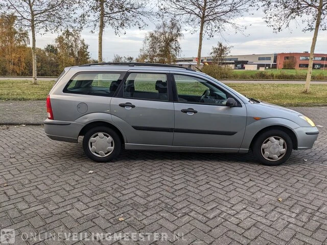 Personenauto ford, focus wagon 1.4-16v centennial, grijs, bouwjaar 23-07-2003 - afbeelding 30 van  33
