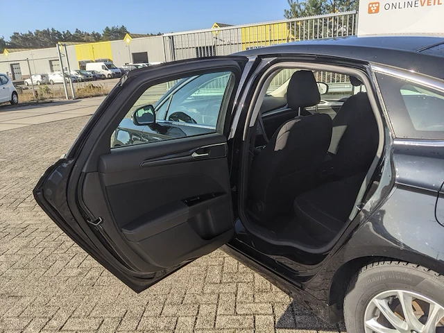 Personenauto, ford, mondeo - afbeelding 35 van  62