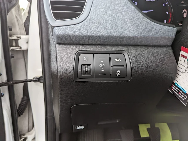 Personenauto hyundai, i20 1.2 hp i-motion, wit, bouwjaar 2015 - afbeelding 11 van  40