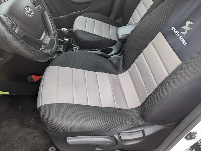 Personenauto hyundai, i20 1.2 hp i-motion, wit, bouwjaar 2015 - afbeelding 17 van  40
