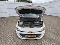 Personenauto hyundai, i20 1.2 hp i-motion, wit, bouwjaar 2015 - afbeelding 18 van  40