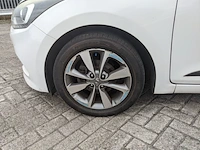 Personenauto hyundai, i20 1.2 hp i-motion, wit, bouwjaar 2015 - afbeelding 27 van  40
