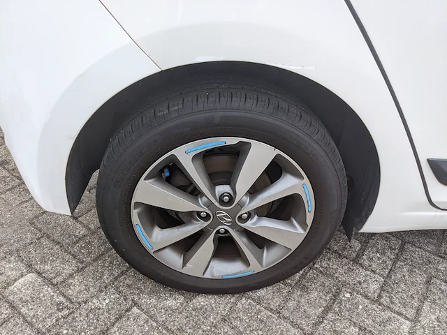 Personenauto hyundai, i20 1.2 hp i-motion, wit, bouwjaar 2015 - afbeelding 30 van  40