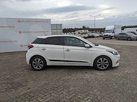 Personenauto hyundai, i20 1.2 hp i-motion, wit, bouwjaar 2015 - afbeelding 36 van  40