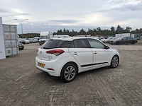 Personenauto hyundai, i20 1.2 hp i-motion, wit, bouwjaar 2015 - afbeelding 37 van  40