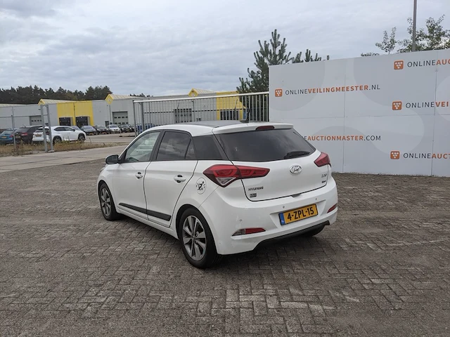 Personenauto hyundai, i20 1.2 hp i-motion, wit, bouwjaar 2015 - afbeelding 39 van  40