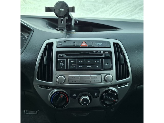 Personenauto, hyundai, i20 1.4, 2012 - afbeelding 16 van  31