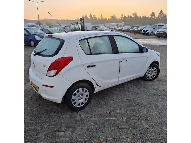 Personenauto, hyundai, i20 1.4, 2012 - afbeelding 27 van  31