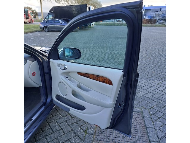 Personenauto, jaguar, x-type 2.2d i4 executive, grijs / chroom, 2009 - afbeelding 16 van  60