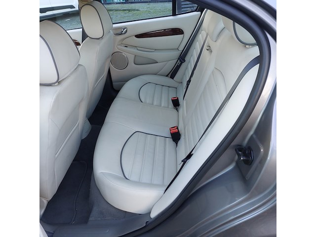 Personenauto, jaguar, x-type 2.2d i4 executive, grijs / chroom, 2009 - afbeelding 32 van  60