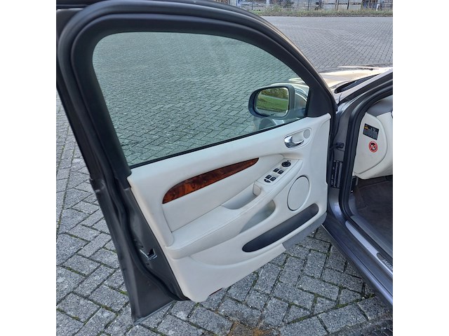 Personenauto, jaguar, x-type 2.2d i4 executive, grijs / chroom, 2009 - afbeelding 38 van  60