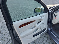 Personenauto, jaguar, x-type 2.2d i4 executive, grijs / chroom, 2009 - afbeelding 38 van  60