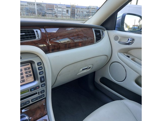 Personenauto, jaguar, x-type 2.2d i4 executive, grijs / chroom, 2009 - afbeelding 49 van  60