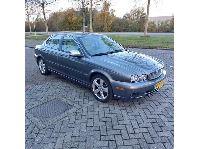 Personenauto, jaguar, x-type 2.2d i4 executive, grijs / chroom, 2009 - afbeelding 45 van  60
