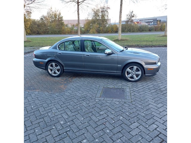 Personenauto, jaguar, x-type 2.2d i4 executive, grijs / chroom, 2009 - afbeelding 56 van  60