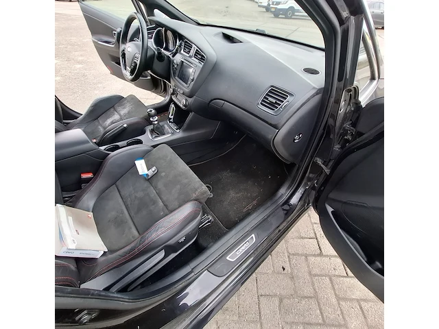 Personenauto kia, cee'd 1.6 gt, zwart, bouwjaar 2013 - afbeelding 19 van  47