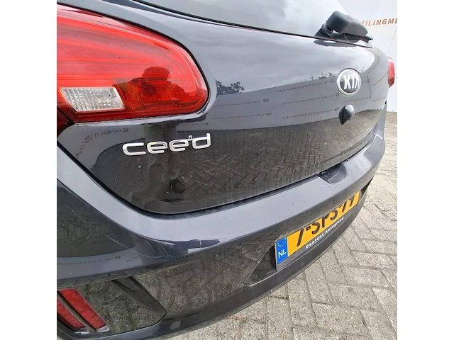 Personenauto kia, cee'd 1.6 gt, zwart, bouwjaar 2013 - afbeelding 41 van  47