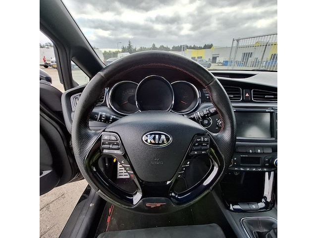 Personenauto kia, cee'd 1.6 gt, zwart, bouwjaar 2013 - afbeelding 4 van  47