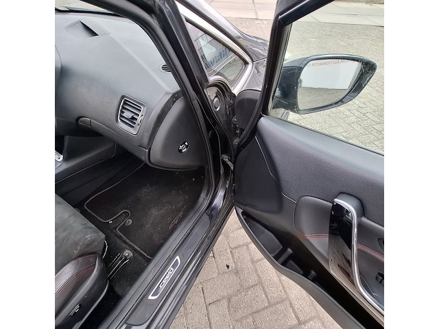 Personenauto kia, cee'd 1.6 gt, zwart, bouwjaar 2013 - afbeelding 18 van  47