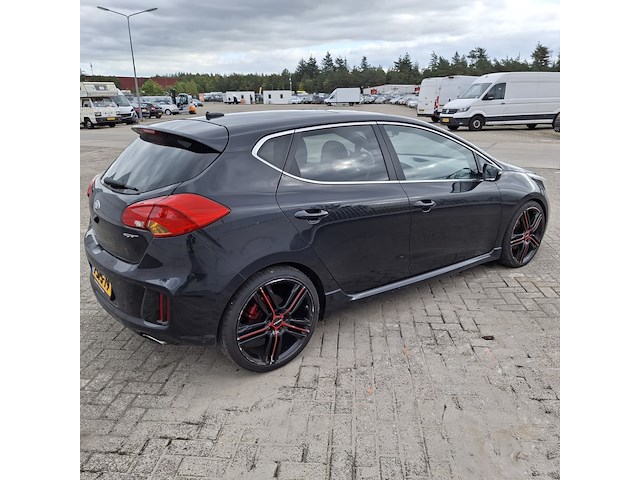 Personenauto kia, cee'd 1.6 gt, zwart, bouwjaar 2013 - afbeelding 43 van  47