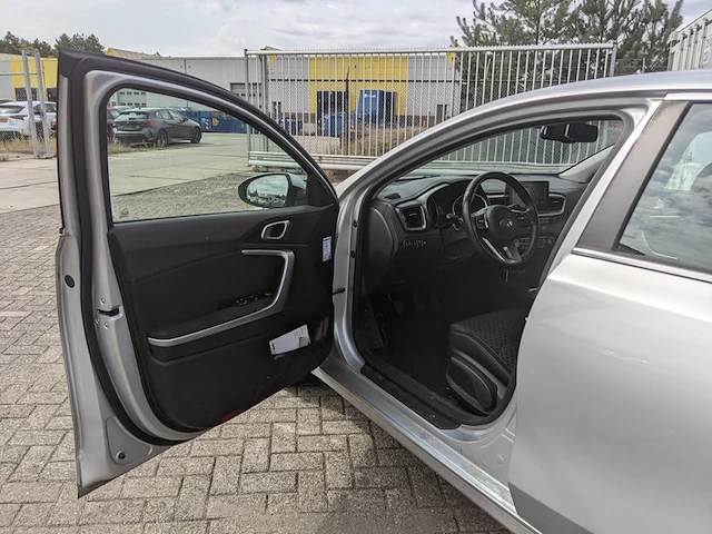 Personenauto kia, ceed, bouwjaar 2019 - afbeelding 3 van  54