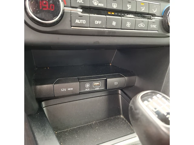 Personenauto, kia, ceed - afbeelding 26 van  49