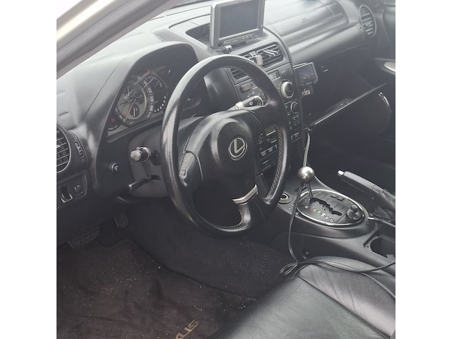 Personenauto lexus, is 200, bouwjaar 2004 - afbeelding 6 van  38