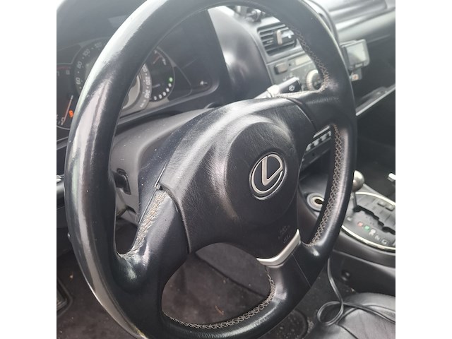 Personenauto lexus, is 200, bouwjaar 2004 - afbeelding 9 van  38