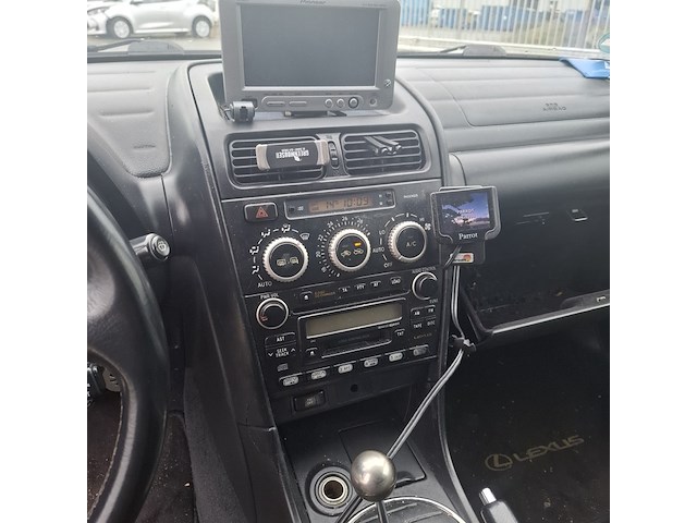 Personenauto lexus, is 200, bouwjaar 2004 - afbeelding 13 van  38