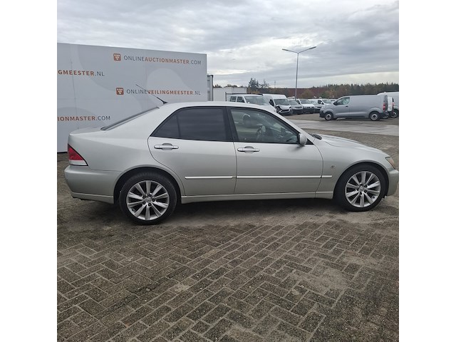 Personenauto lexus, is 200, bouwjaar 2004 - afbeelding 33 van  38