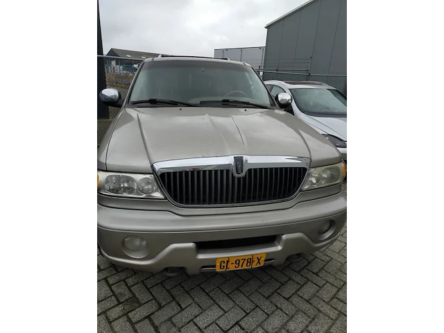 Personenauto lincoln, navigator 4 wd, grijs, bouwjaar 1999 - afbeelding 1 van  11