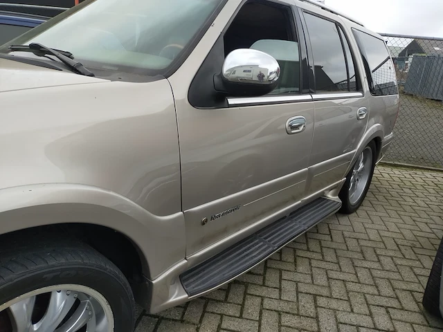 Personenauto lincoln, navigator 4 wd, grijs, bouwjaar 1999 - afbeelding 5 van  11