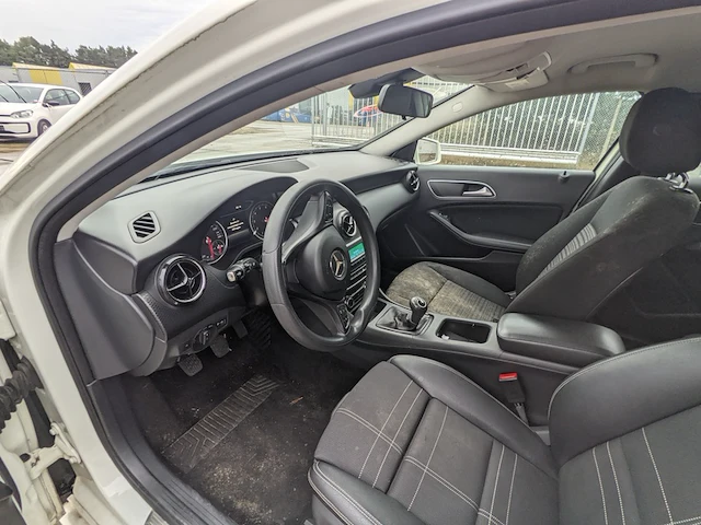 Personenauto mercedes-benz, a-klasse 160, wit, bouwjaar 2016 - afbeelding 3 van  54
