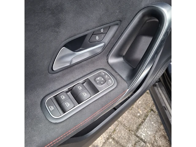 Personenauto mercedes-benz, a-klasse 180, zwart, bouwjaar 2019 - afbeelding 7 van  46